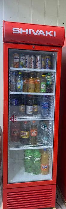 Продам витринный холодильник новый