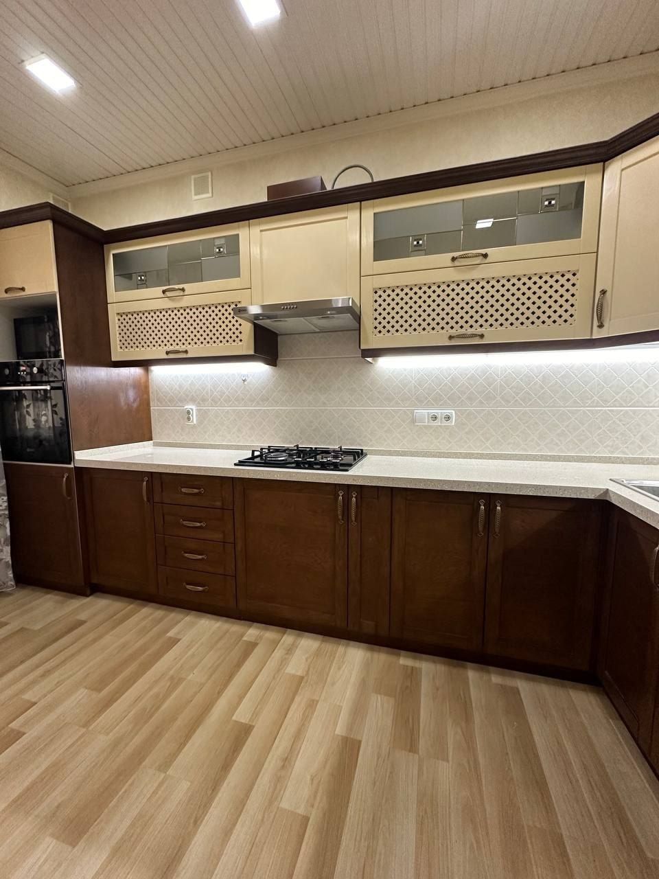 Продается 5ти ком квартира на массиве М.Риёзий, ор-р:Паркентский,120м²
