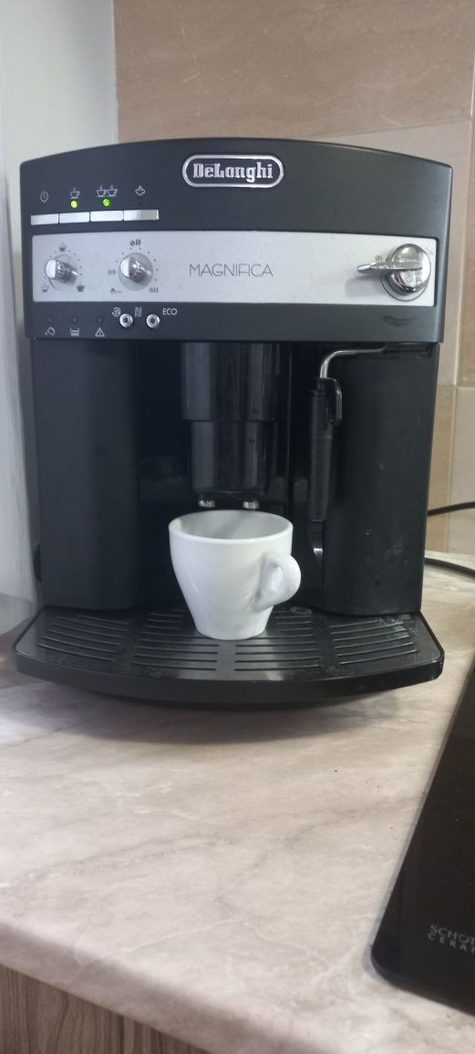 Кафе робот Delonghi