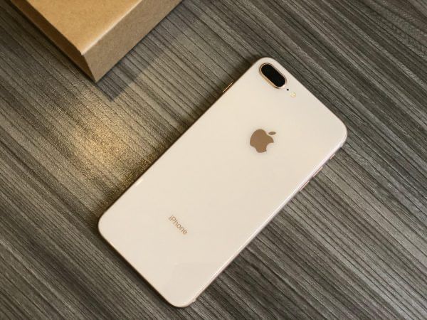 Iphone 8+ 64 gold LLA 87% emkost holat chotki karobka dak bor