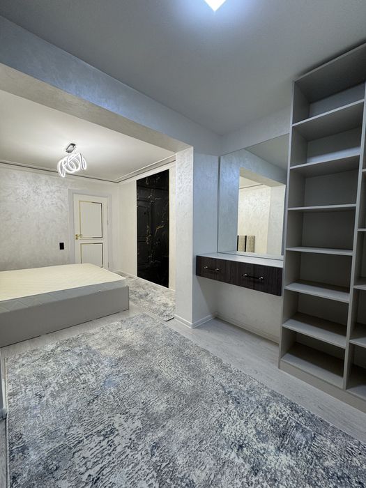 Вокзал 2 ком квартира сотилади!