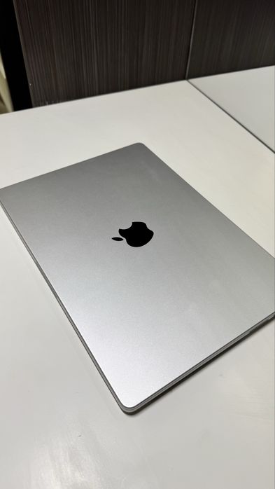 MacBook Pro M3 18/ 1Tb yangi amerkadan kelgan