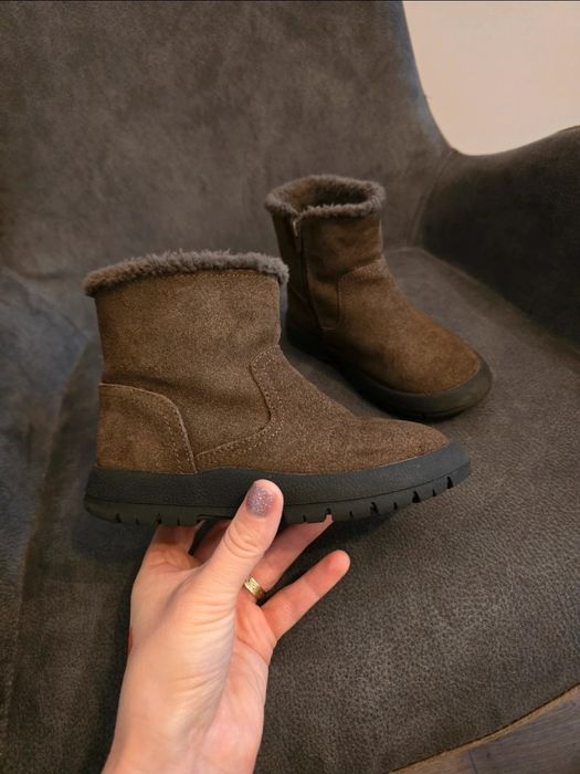 Ghete piele intoarsa Zara