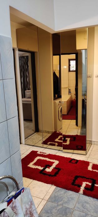 Inchiriez garsoniera decomandata B-dul Bucuresti (Ploiesti)