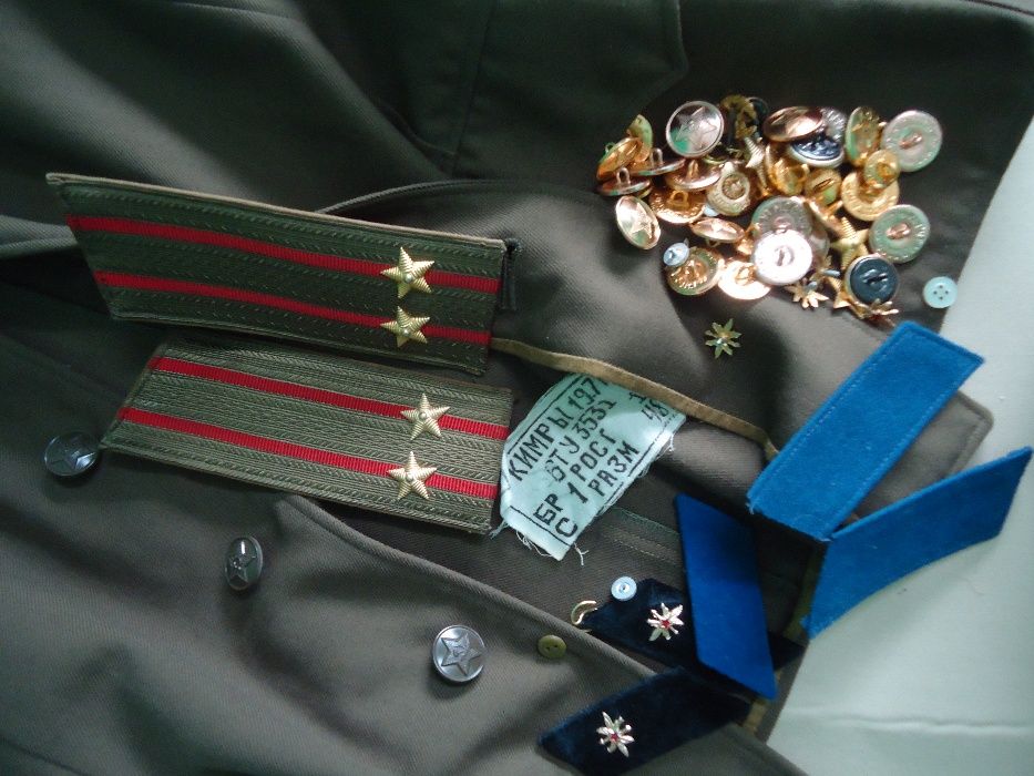 Набор Военной формы 1970-х годов с одного служивого для коллекционеров