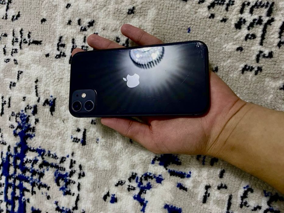 Iphone 11 / 79% / 64gb black