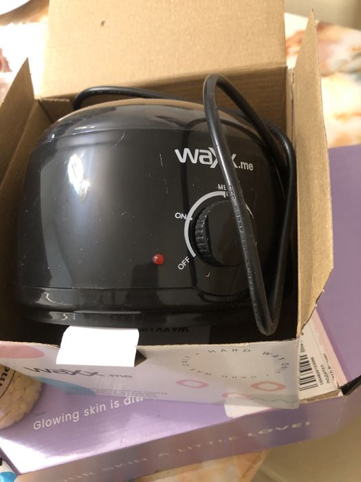 Комплект безболезна Wax Box с нагревател, 2 вида кола маски и шпатула.