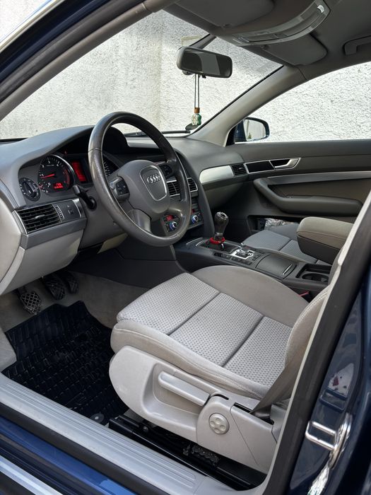 Audi A6.
