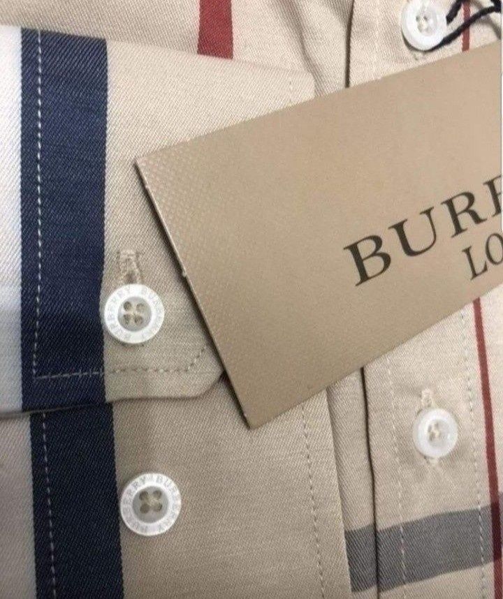 Set Burbbery (camasa+adidasi)diverse mărimi, saculet, etichetă incluse