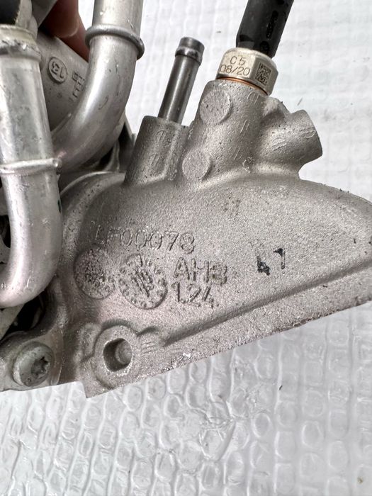 Clapeta EGR noua 04L128063A 04L128059AA VW Passat Golf 2.0 TDI