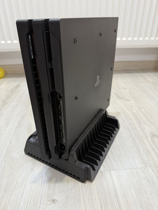 PlayStation 4 Pro +  Cooler