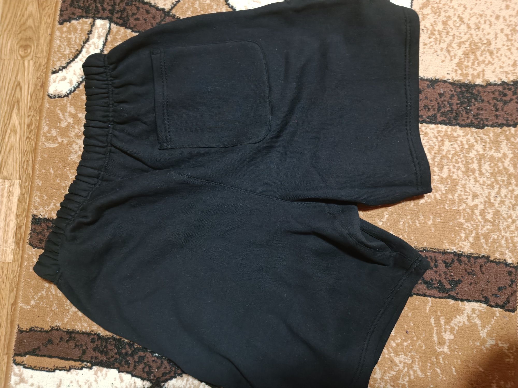 Essentials shorts, black size XL