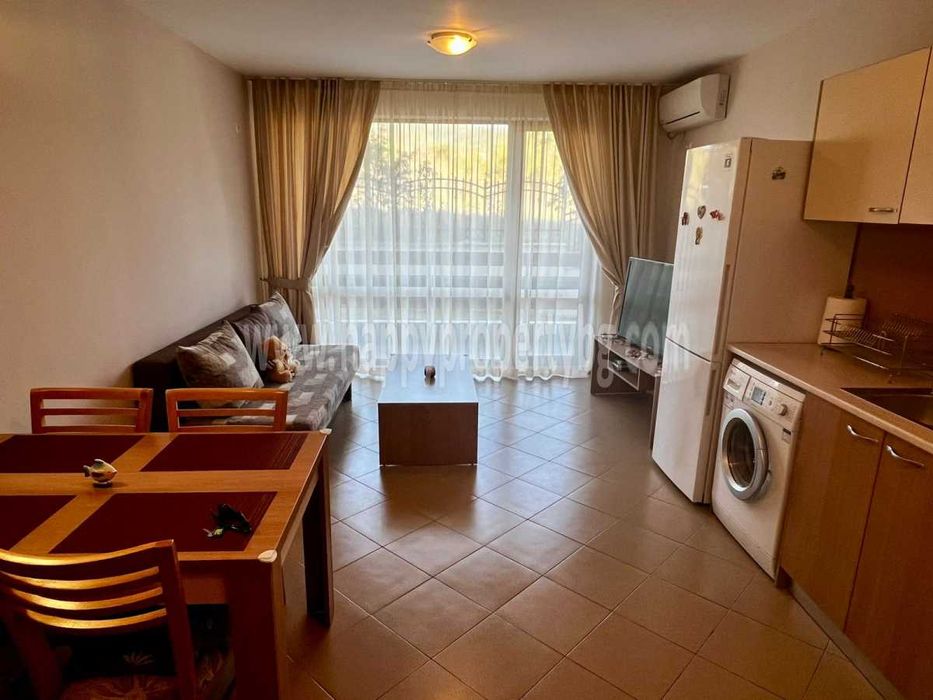 Продава се Двустаен апартамент в к.к. Слънчев бряг - 65 кв.м за 954 €/кв.м - Снимка #1