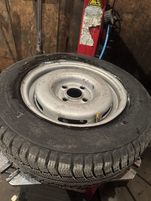 Продам запаску на гольф 2 диск в сборе с зимней резиной