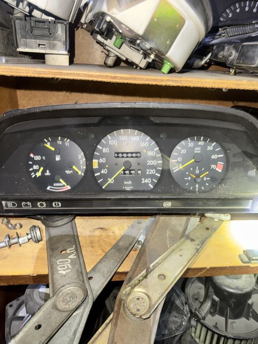 Щиток приборов мерседес 126