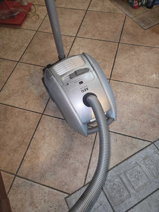 Прахосмукачка AEG  viva quickstop 2200w