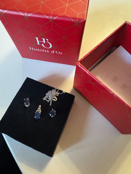 Комплект златни бижута със сапфири