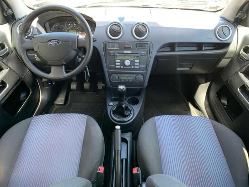 Dezmembrez Ford Fusion
