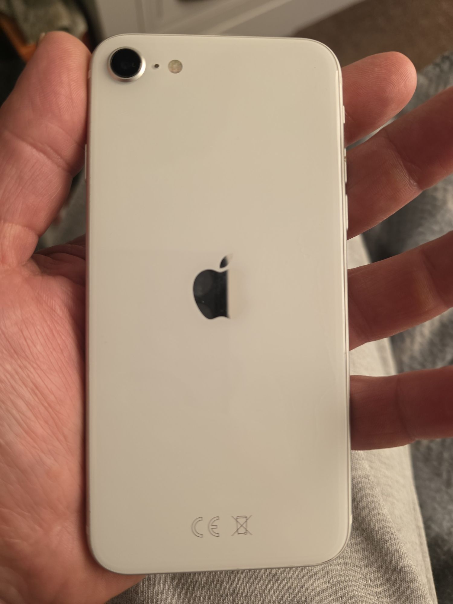 Iphone SE2020 64GB Бял