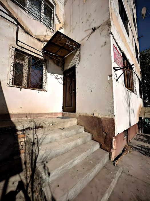 Срочно квартира сотилади узимни уйим