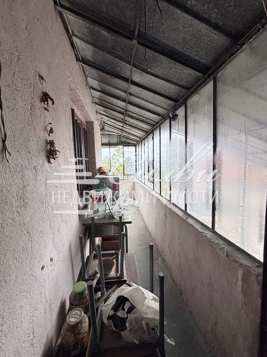 Двуетажна ТУХЛЕНА вила на плоча - местност Чашка.