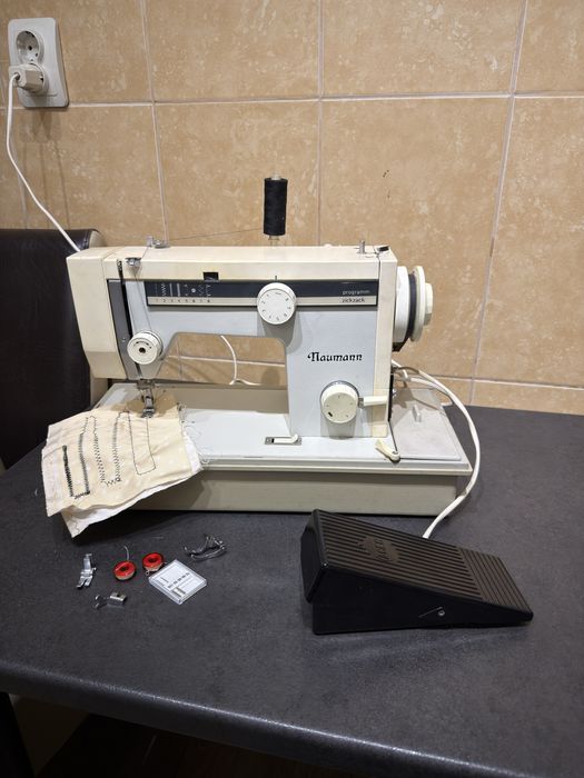 Masina de cusut si festinat automata Naumann Germania
