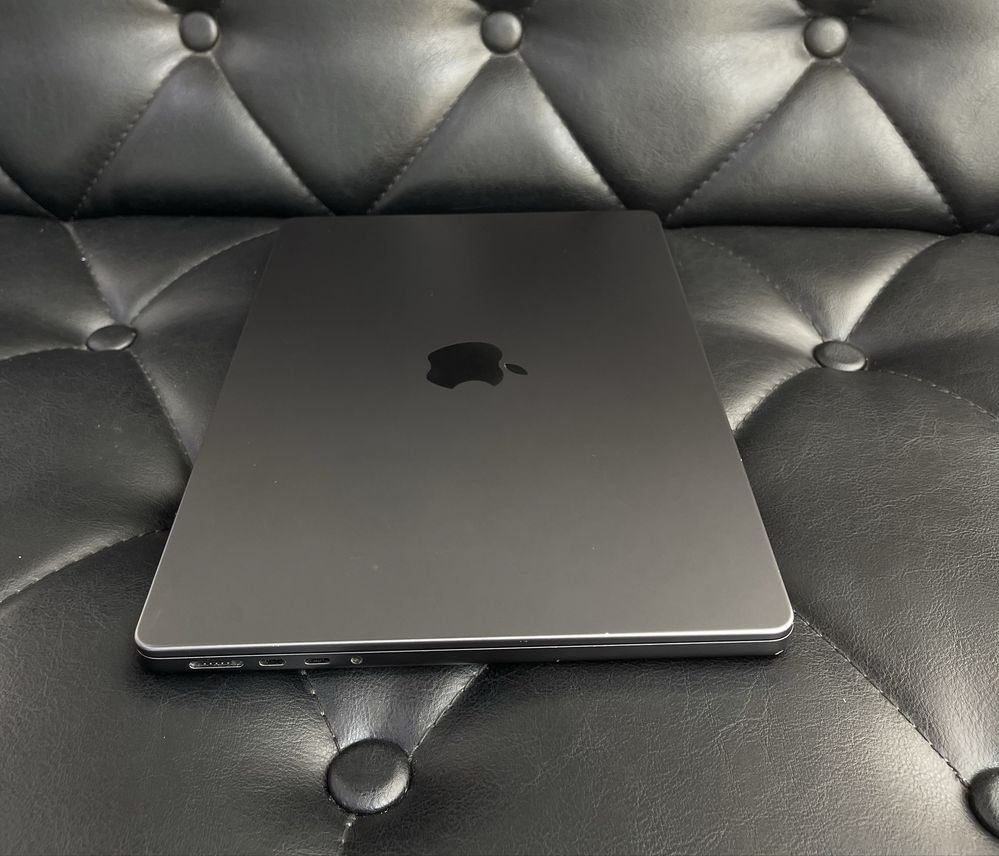 Apple MacBook Pro M3 Pro 14-inch 2023  года в хорошем состояние