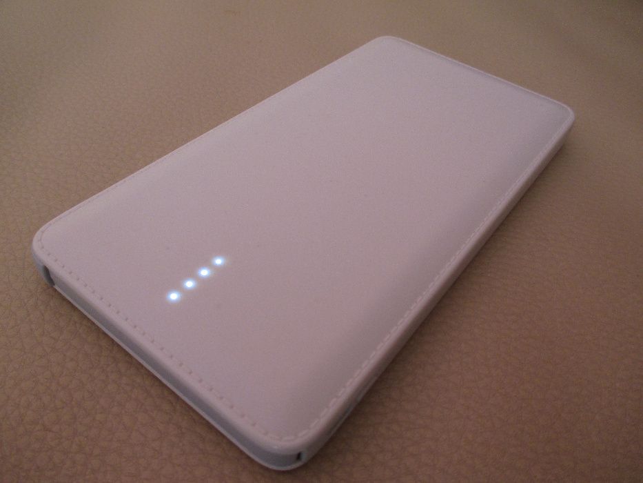 Baterie Externa iPhone ~Powerbank 10.000 mAh Noua !