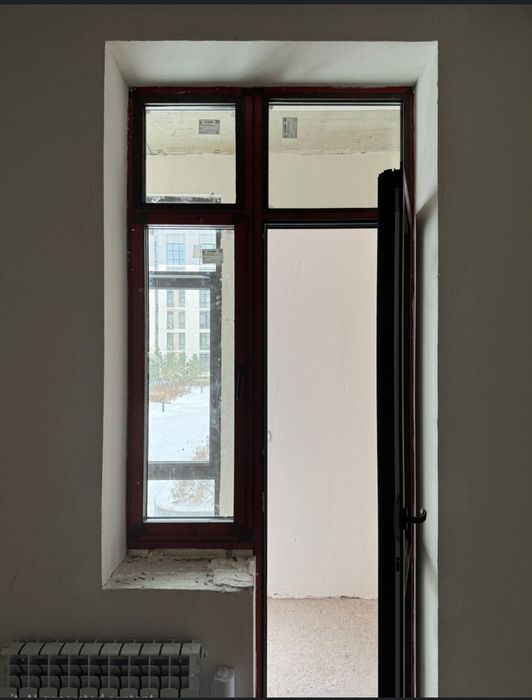 Продам новый балконный блок (балкон + дверь)