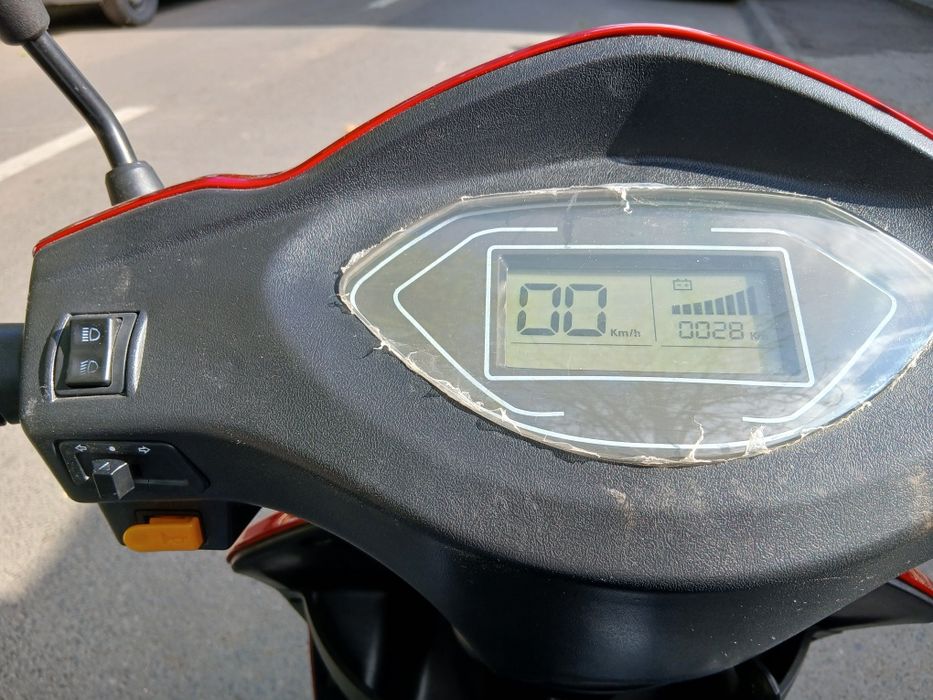 Scuter cărucior electric