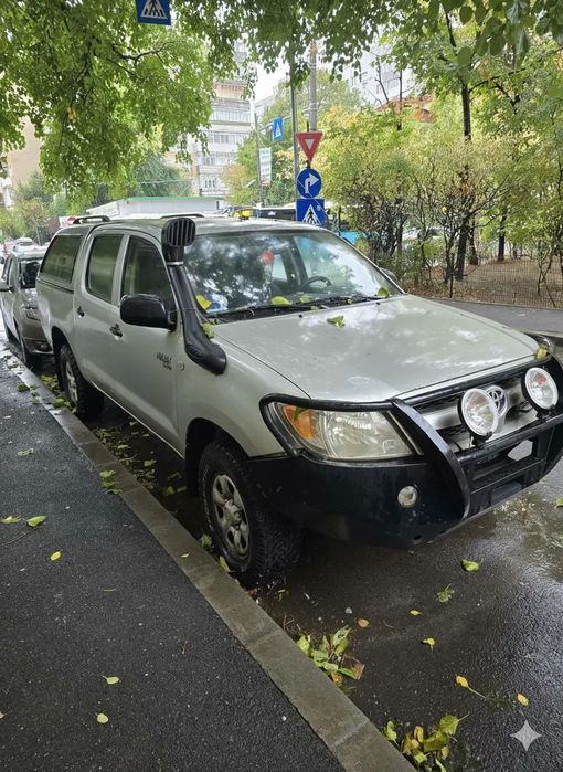 Toyota Hilux ITP si Asigurare valabile, cauciucuri off-road in stare buna, reductor