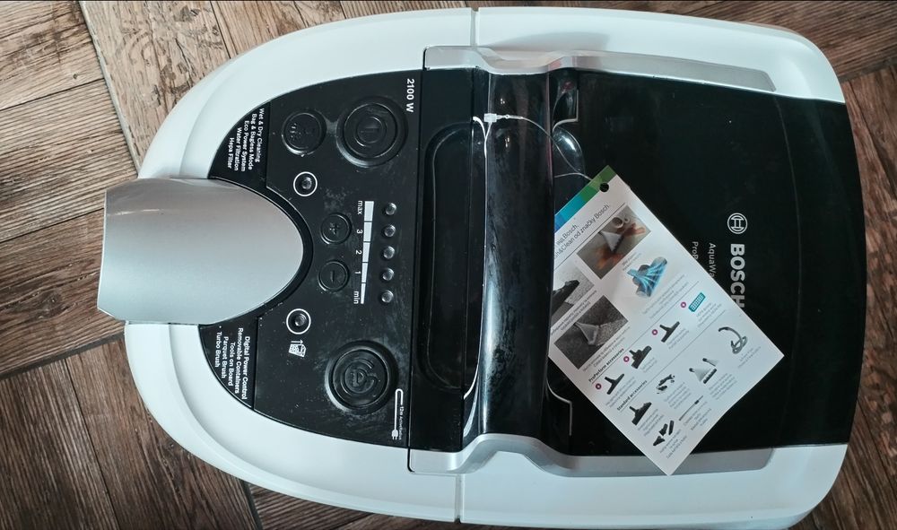 Чисто нова перяща прахосмукачка