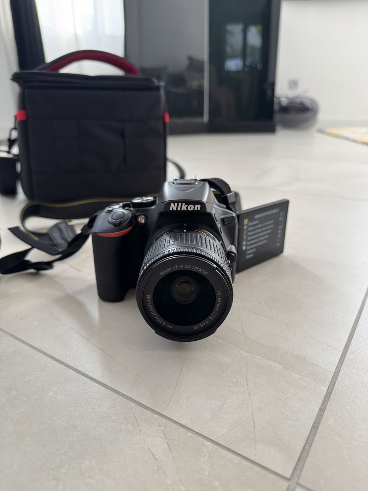 Фотоапарат Nikon D5600 + 2 обектива