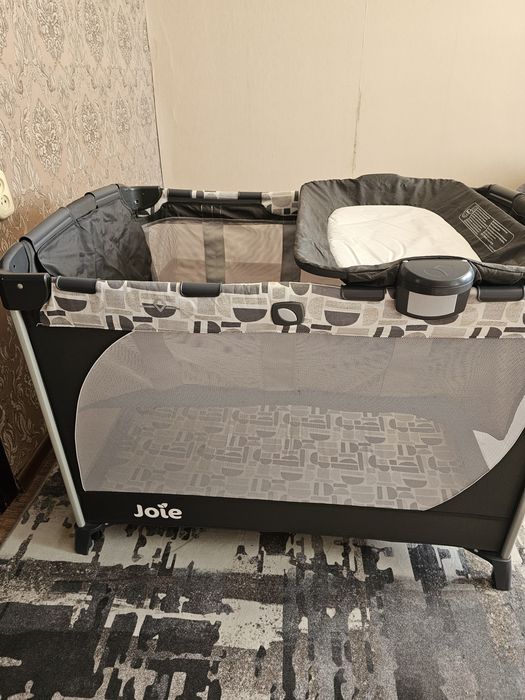 Продам детскую кроватку - шезлонг JOIE