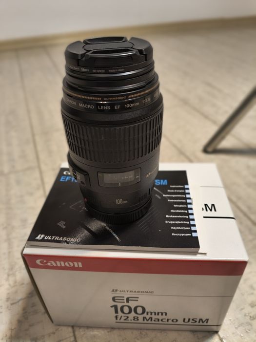 Canon EF 100mm f 2.8 Macro USM