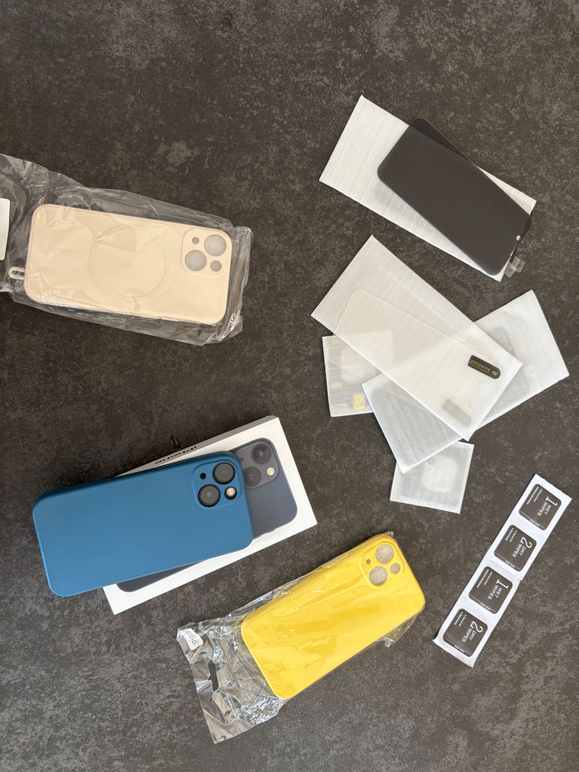 iPhone 13 mini като нов с подаръци!