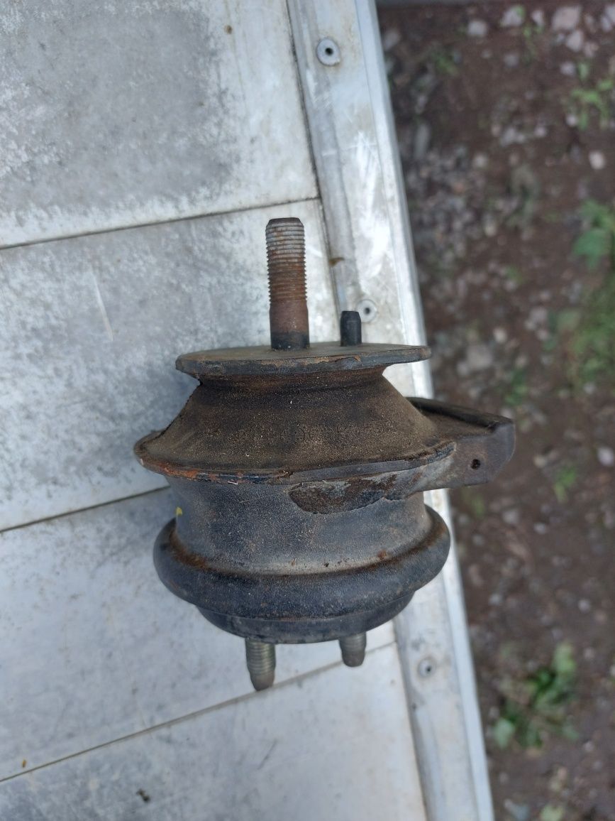 Подушка двигателя 1JZ