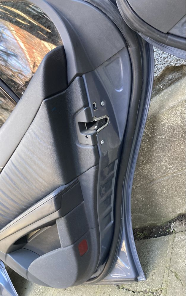 Задни Врати W211 Без Ръжди! Mercedes