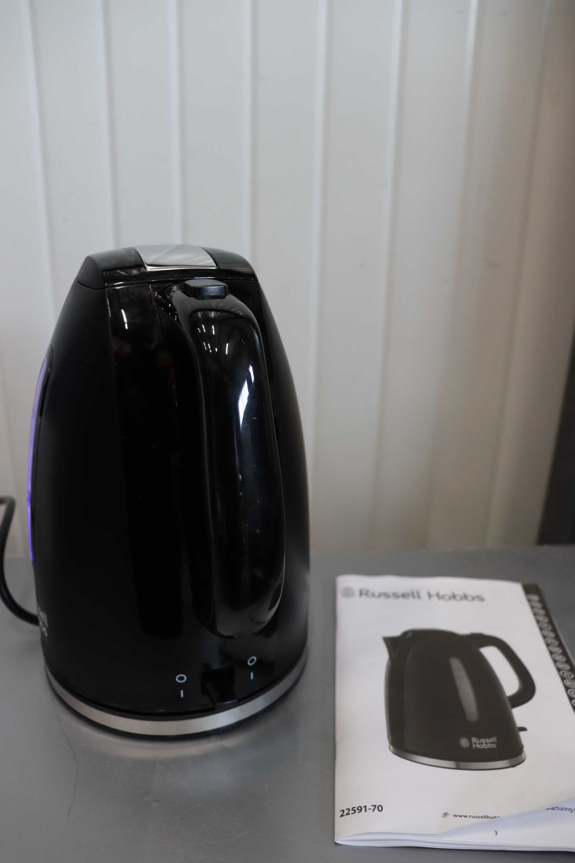 Кана Russell Hobbs, 240 W, 1.7 l, черен