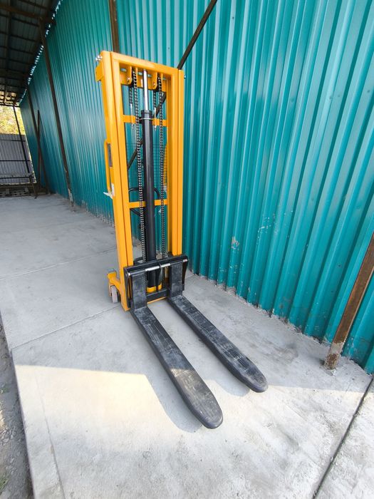 Штабелер гидравлический