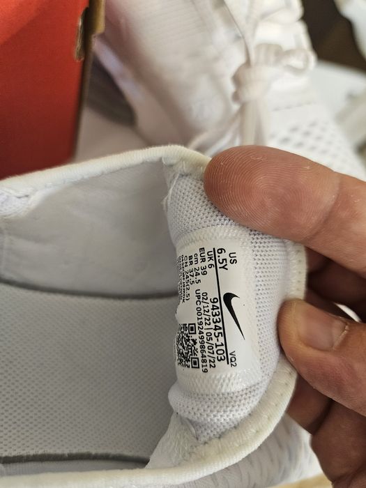 Nike Air Max 270 (noi, mărimea 39 și 40)