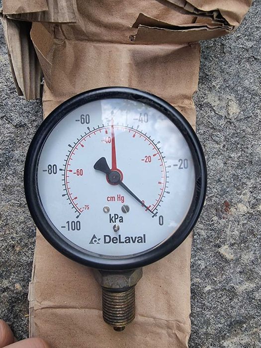DeLaval 9275878, 958370-80 VF-20; вакумметър и регулатор за налягане