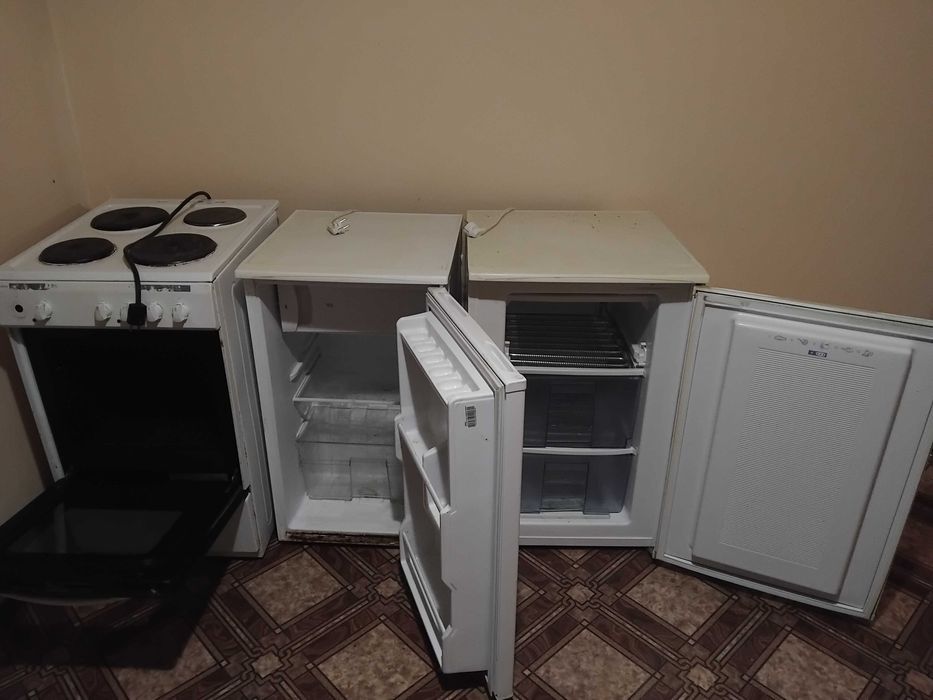 Продавам пеюка, хладилник и фризер