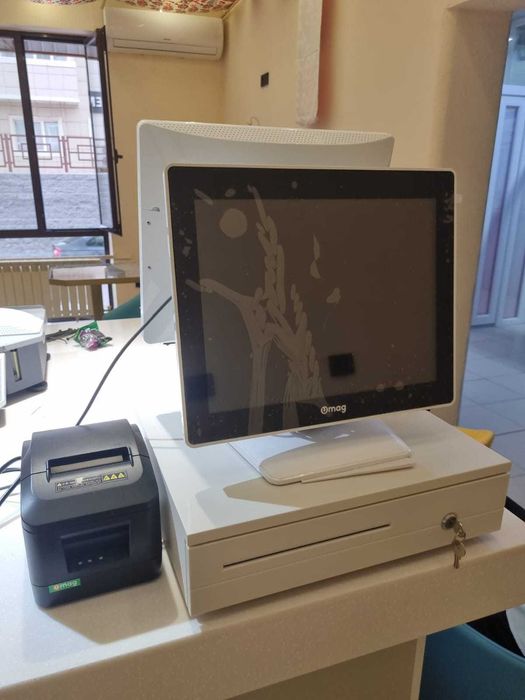 Чековый принтер. Работает тихо и быстро.