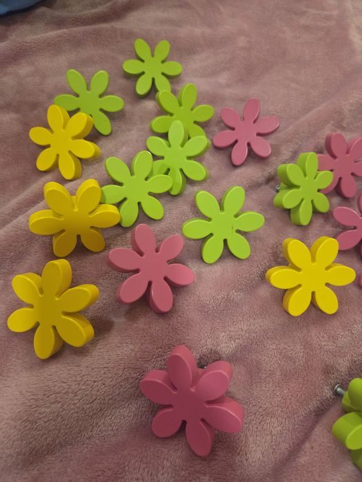 Мебелни дръжки цветя