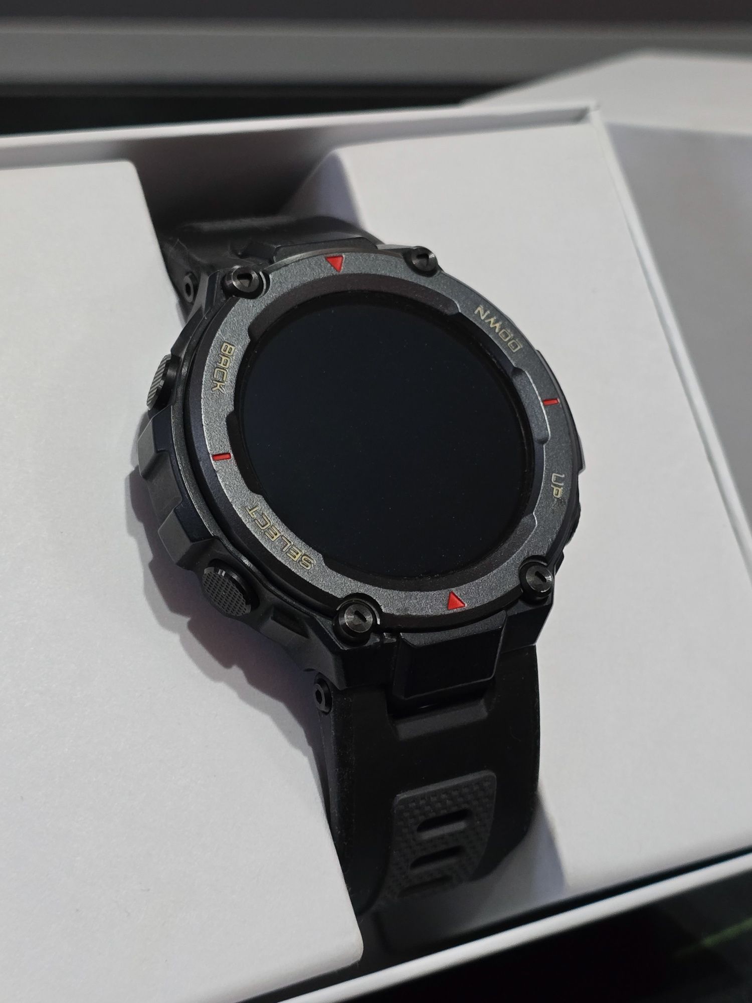 Продам смарт-часы Amazfit T-Rex Pro