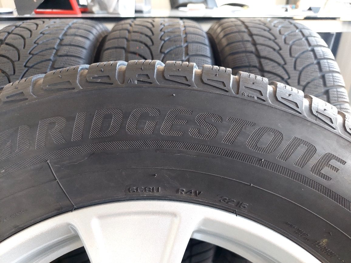 Зимни гуми 255/60/17 Bridgestone