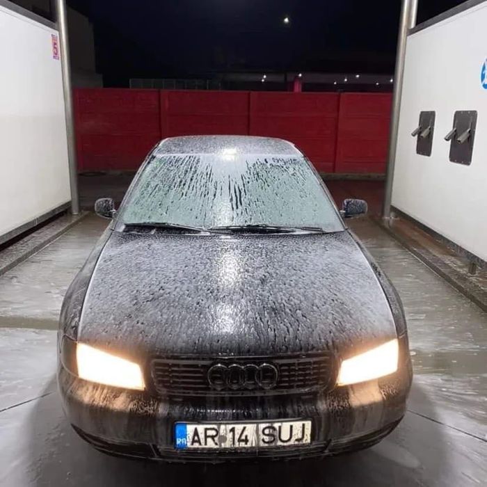 Audi A4 B5 / 1.8 benzină / 1995