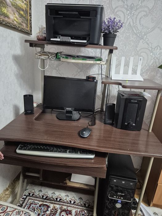 Компьютерный стол