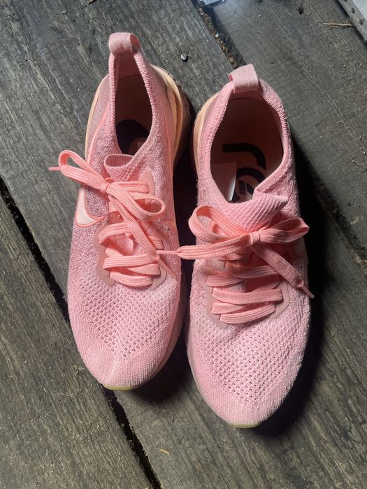 Vand Nike Epic React Flyknit.